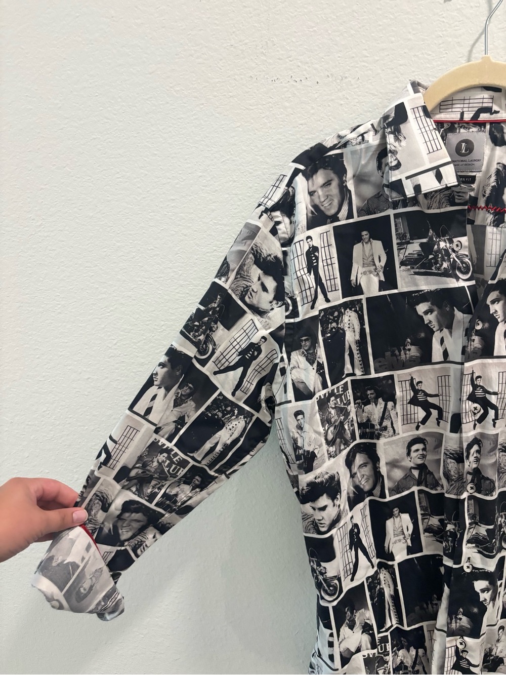 Elvis Presley Black and White Button Shirt, one size - Picture 3 of 7